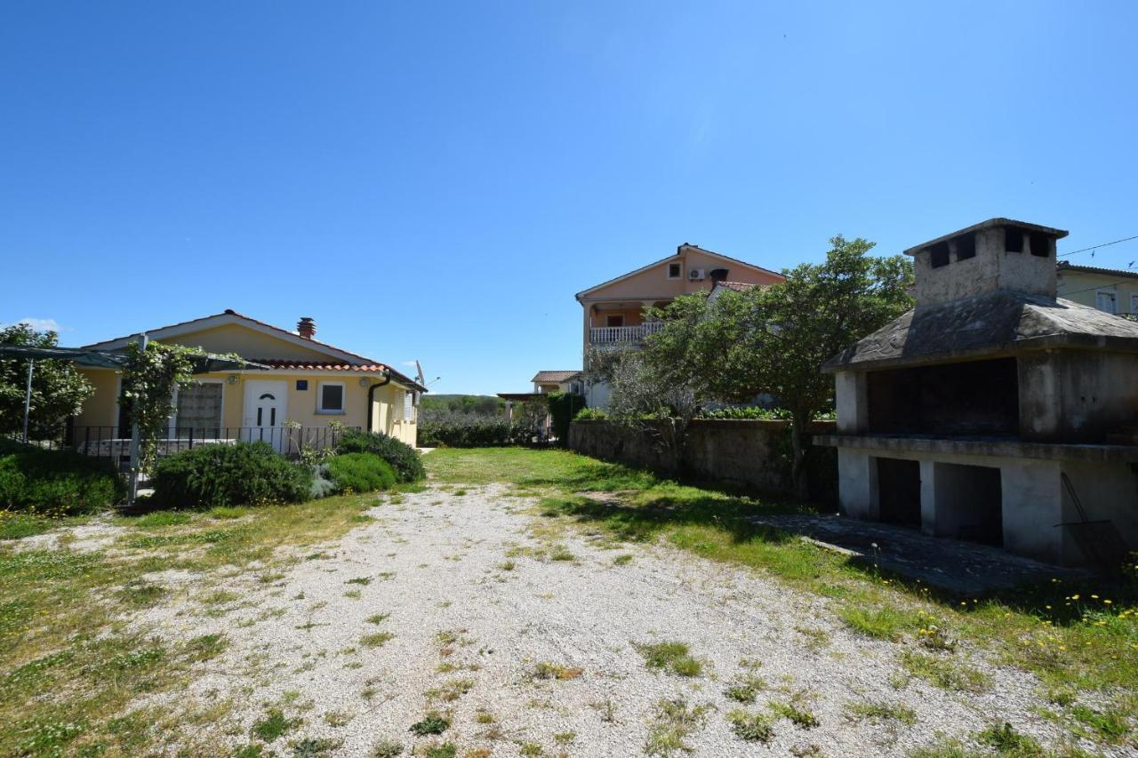 Holiday Home Pere Malinska Eksteriør bilde