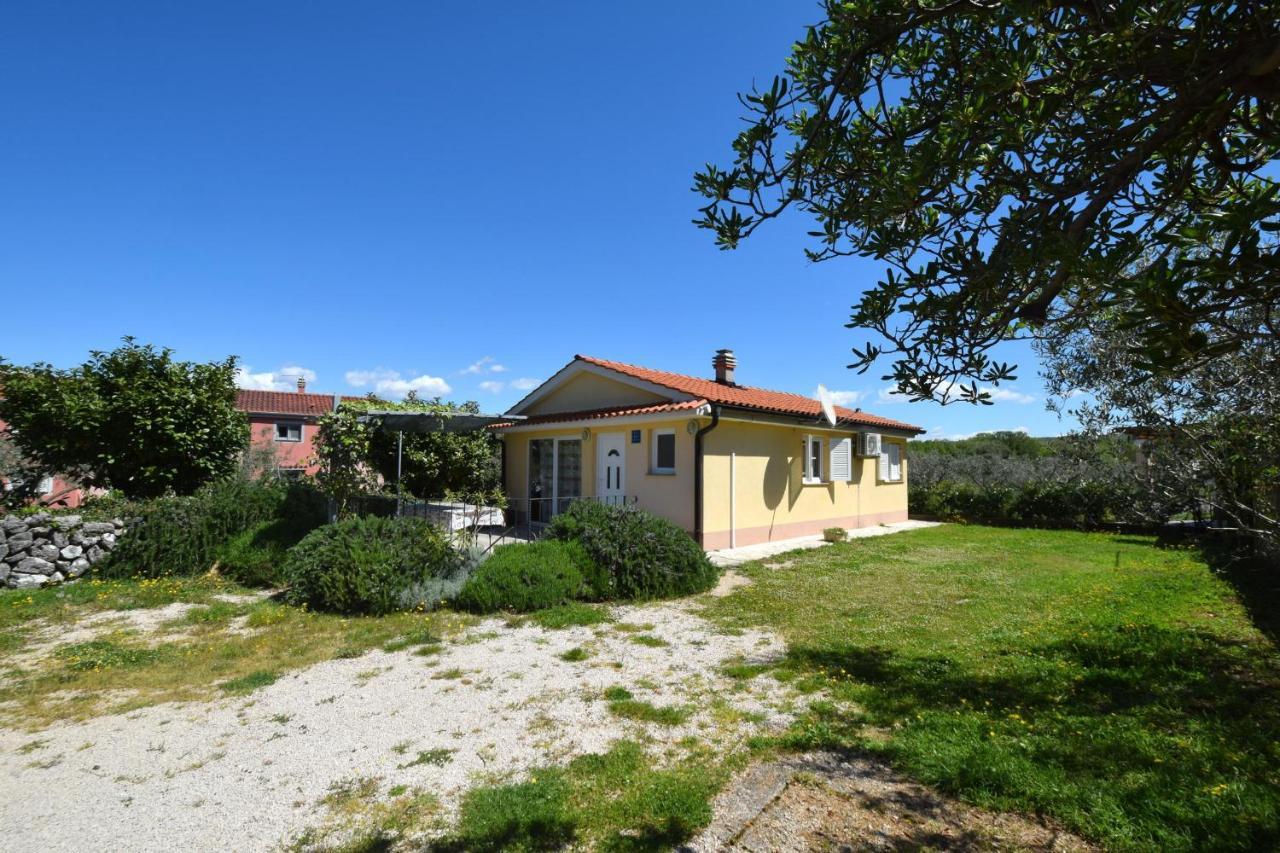 Holiday Home Pere Malinska Eksteriør bilde